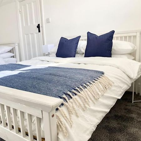 סאות'אנד און סי Charming Seaside Cottage In Leigh-On-Sea מראה חיצוני תמונה