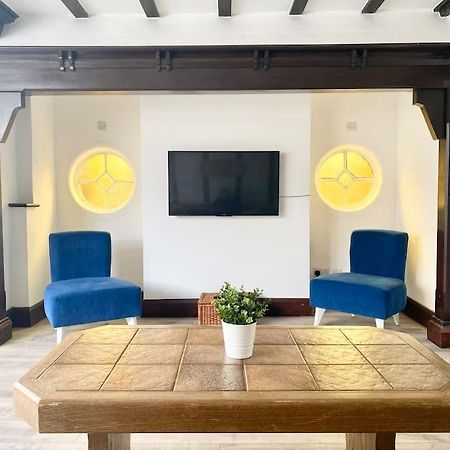 סאות'אנד און סי Charming Seaside Cottage In Leigh-On-Sea מראה חיצוני תמונה