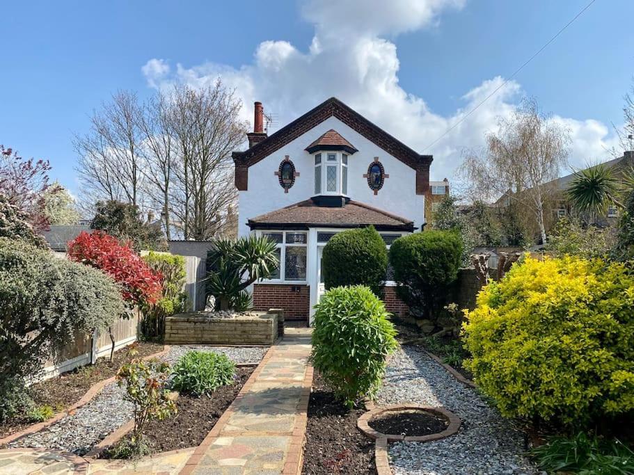 סאות'אנד און סי Charming Seaside Cottage In Leigh-On-Sea מראה חיצוני תמונה