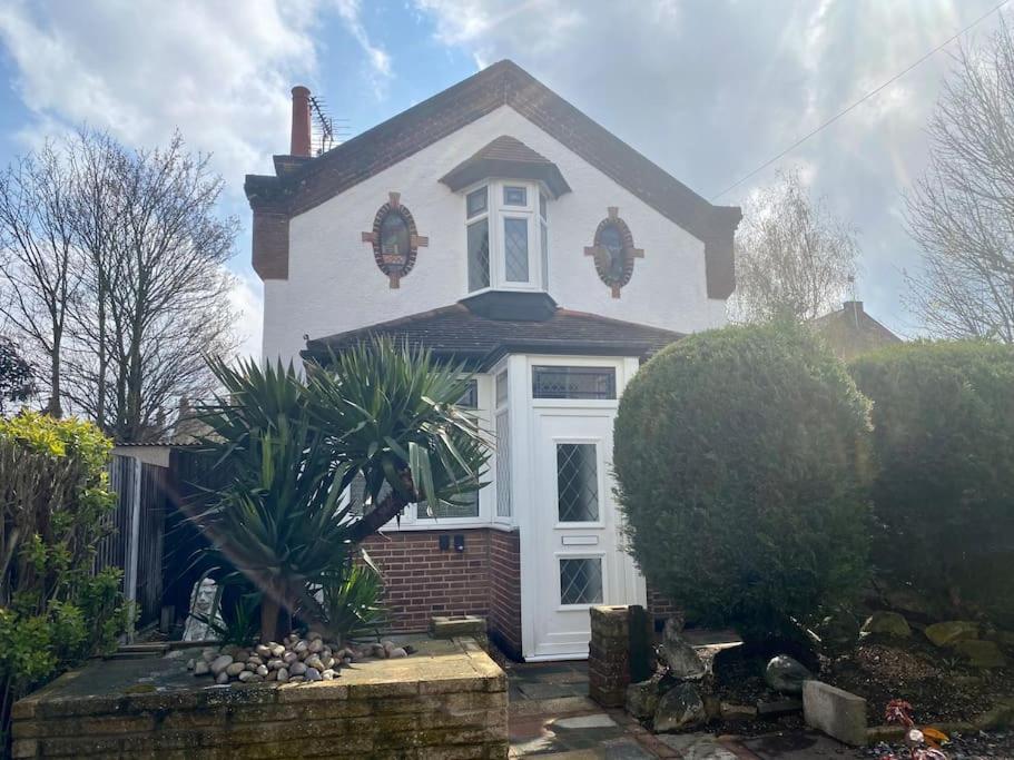 סאות'אנד און סי Charming Seaside Cottage In Leigh-On-Sea מראה חיצוני תמונה
