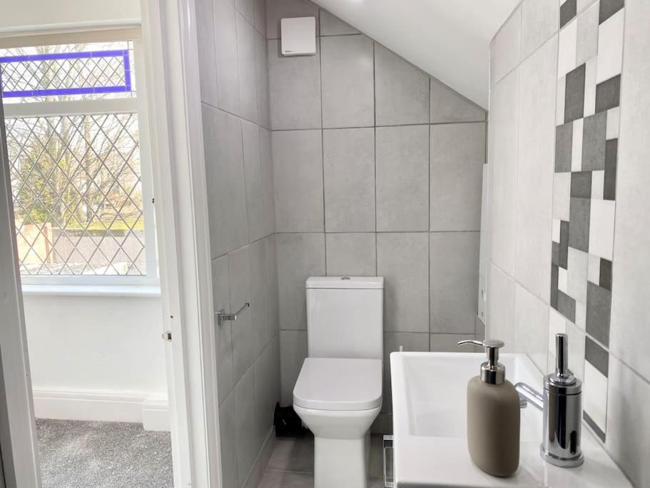 סאות'אנד און סי Charming Seaside Cottage In Leigh-On-Sea מראה חיצוני תמונה